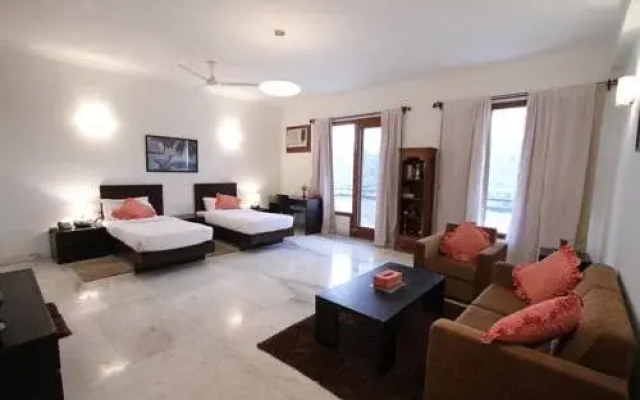 Luxury Suites & Hotels - Park Front