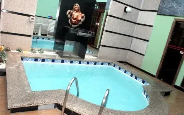 Status Motel (Adult Only)