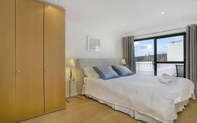 The Apartment Service SANT4