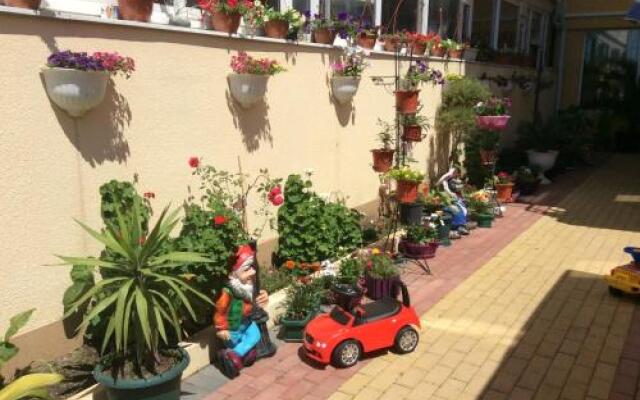 Udacha Plus Guest House