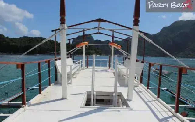 El Nido Party Boat Overnight Expeditions