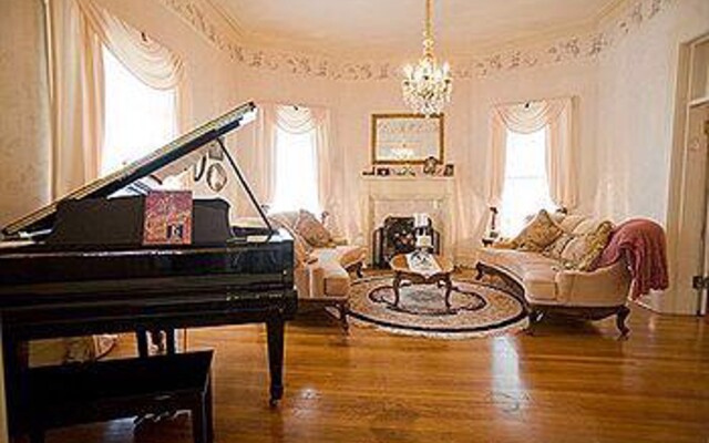 The Stanford Inn Bed & Breakfast