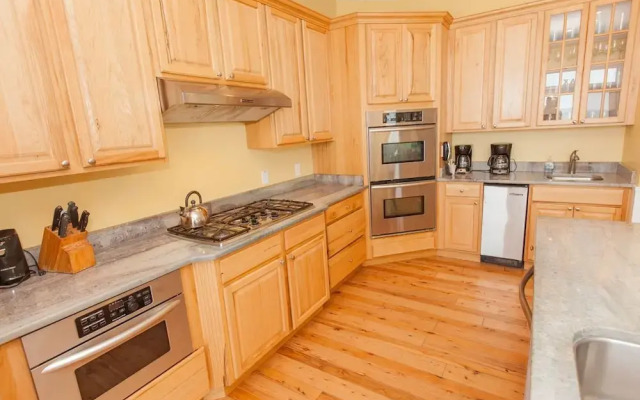 Dmanfish - 9 Br Home