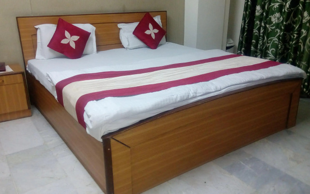 Hotel C M Regency