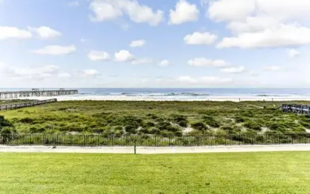 Recently Renovated Ocean Front Condo by RedAwning