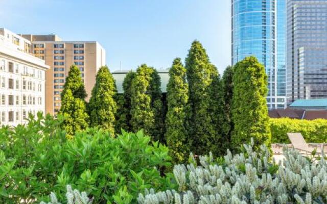 Stay Alfred at 2116 Chestnut