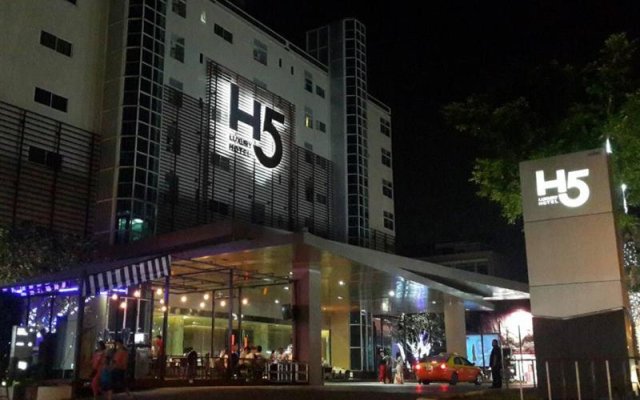 H5 luxury hotel