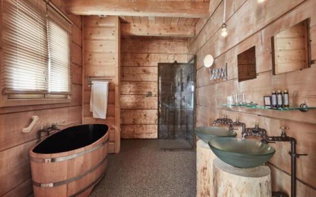 No Name Luxury Hotel & Spa