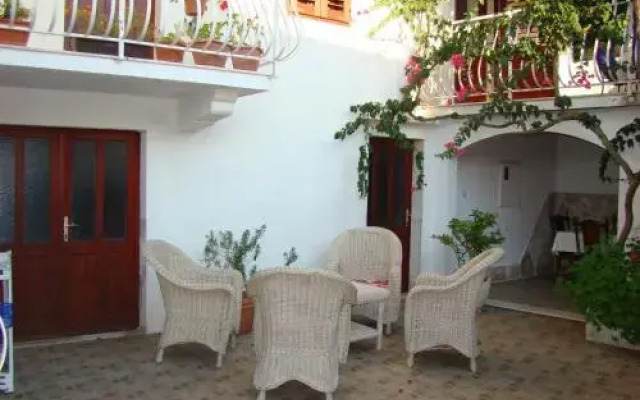 Studio Apartments Kuljiš