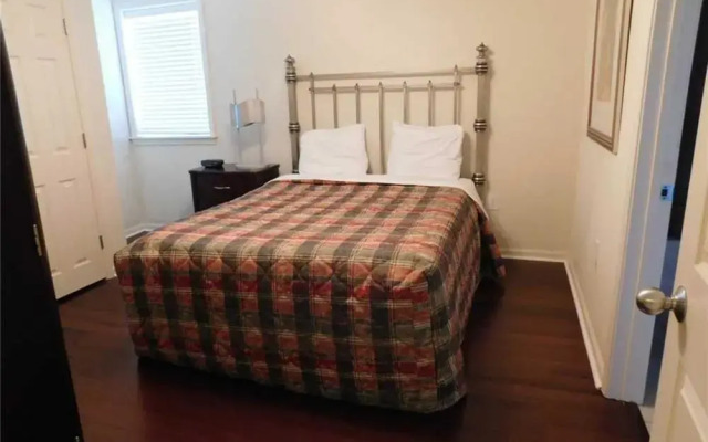 Yacht Club Villas Unit 703 - 3 Br Condo