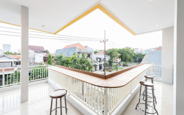 艾里泗水索诺威杰南古邦新一段 140 号酒店(Airy Sonokwijenan Kupang Baru Satu 140 Surabaya)