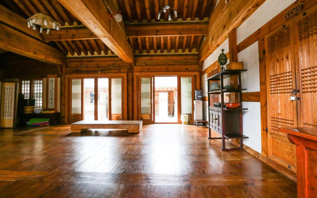 Jeonju Hanok Living Experience Center