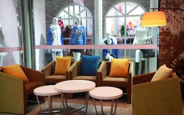 IU Hotel Neijiang High-speed Passenger Terminal Qiujiazui Overpass