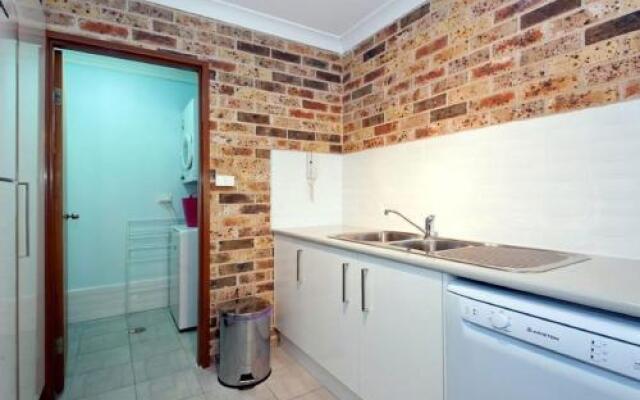 Nicholli, Bay Parklands, Unit 32/2 Gowrie Avenue