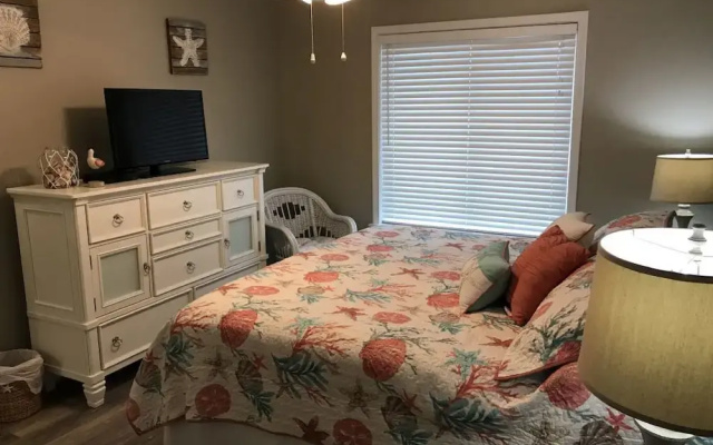 Seaside Retreat - 201 - 2 Br Condo