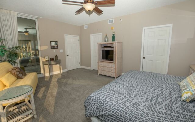 Oceania 705 3 Bedroom Condo by RedAwning