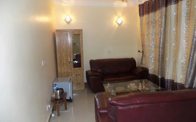 Machare British Hotel