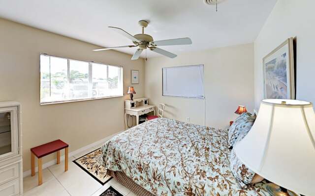 Sunny Beach Bungalow - 2 Br Home