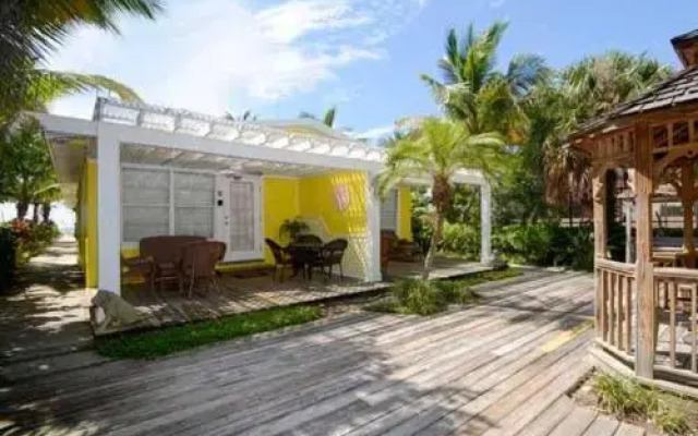 Four Beach Lovers All Units by RedAwning
