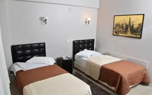 Tanin Hotel