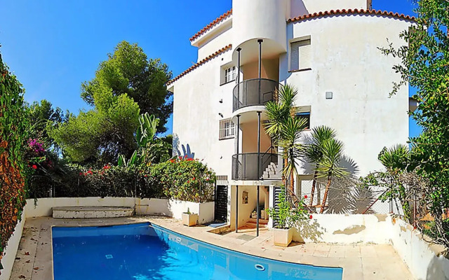 Villa Vallpineda Avenida Miquel Utrillo