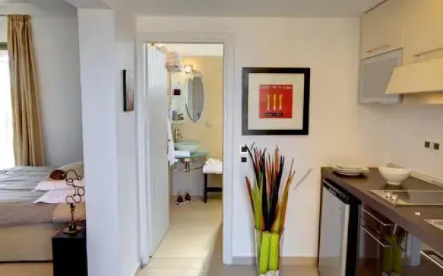 Gerakari Suites