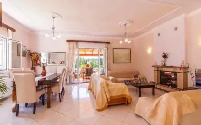 Villa Mirela