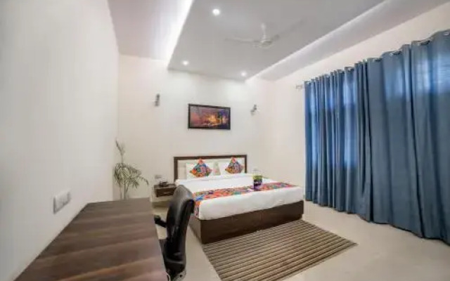 FabHotel Gurgaon 6