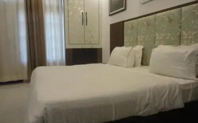 Hotel Anand Niwas