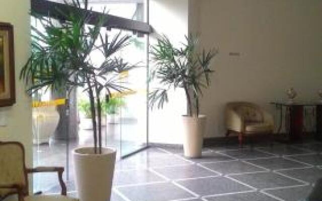 Jardim de Allah Flat Service