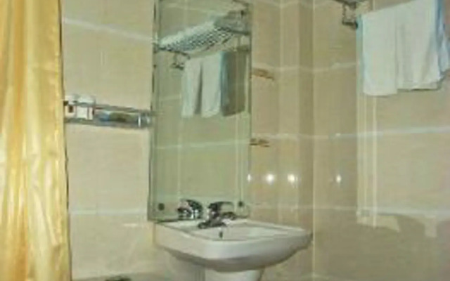 Super 8 by Wyndham Jinzhou Lv Jing Wan