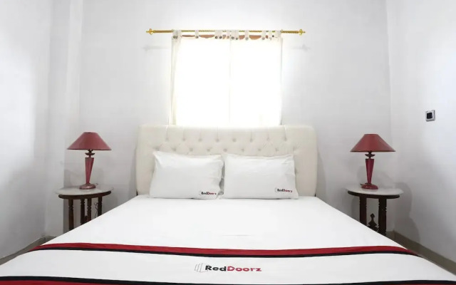 RedDoorz Plus @ Godean