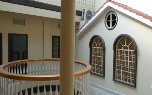 Hotel Rishi Kuti