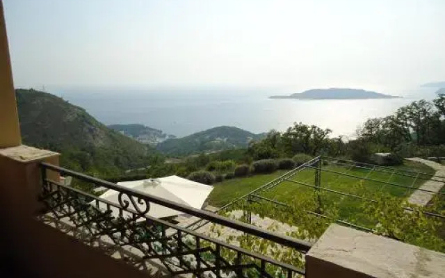 Lux Villa