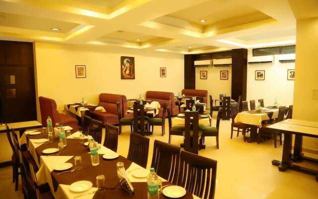 Hotel Mall Residency By OYO Rooms