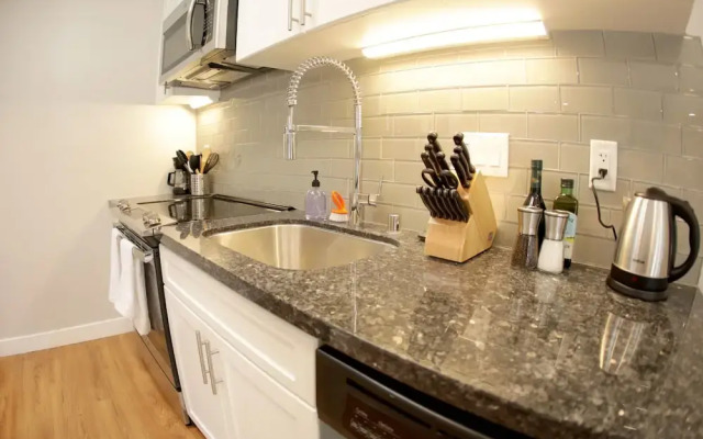 Kasa Mountain View Apartments