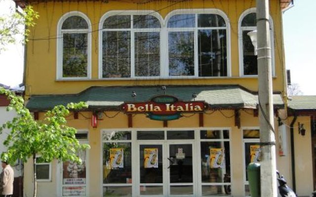 Hostel Campus Bella Italia in Braila, Romania from 115$, photos, reviews - zenhotels.com hotel front