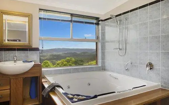 Artisan Spa Views B&B and Cottage