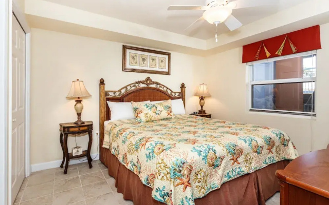 Pelican Isle 117 by RedAwning