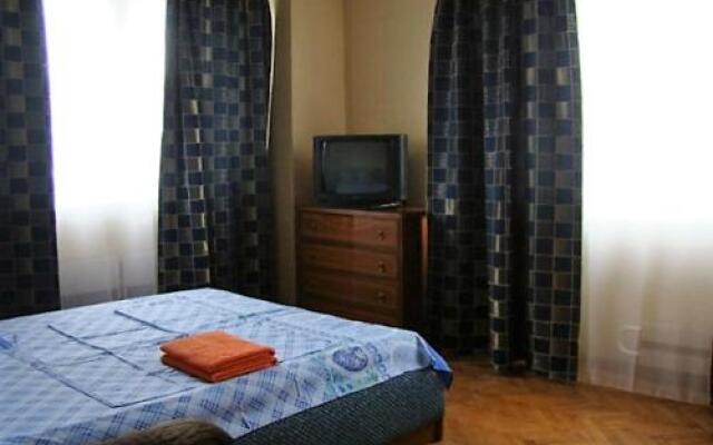 Otelplus na Vernadskogo Living Quarters