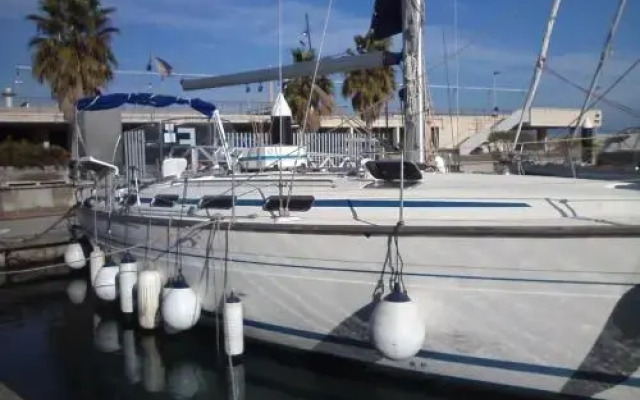 Barcelona Downtown Yacht