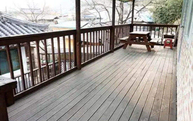 Yangsan Sound of Mountain & Sea Pension