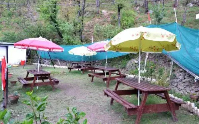 Hotel Whitemushroom Kasauli