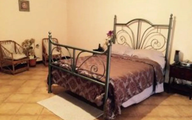 Ailanto San Jose B&B