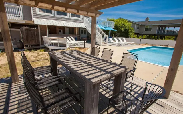 Dancing In The Moonlight - 6 Br Home