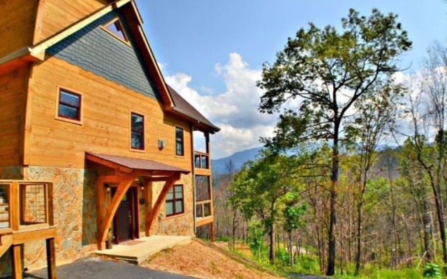 Five Bears Den - Views from EVERY room