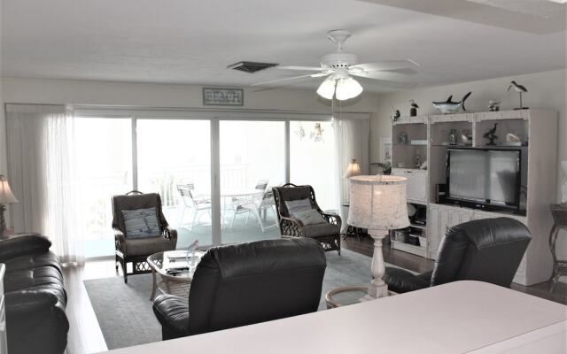 Jamaica Royale 402 - 2 Br Condo