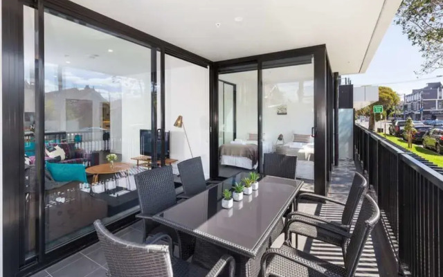 Executive 3 br Caulfield North