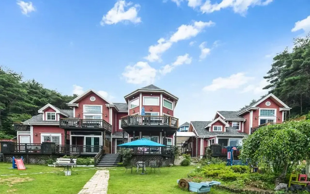 Gyeongju Magic Castle Pet Pension