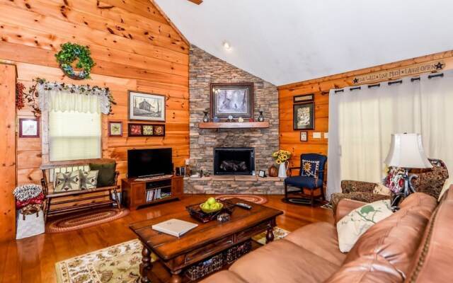 Candlelight - 2 Br home by RedAwning